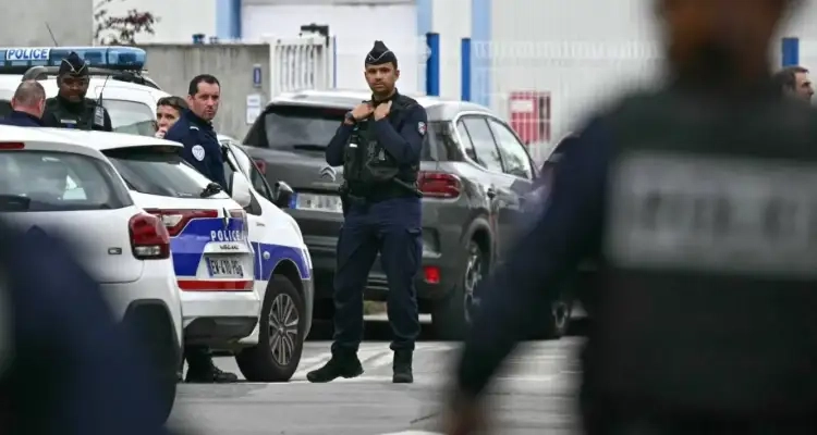 فرنسا: جريمة طعن وحشية في مسجد وهكذا علّق ماكرون