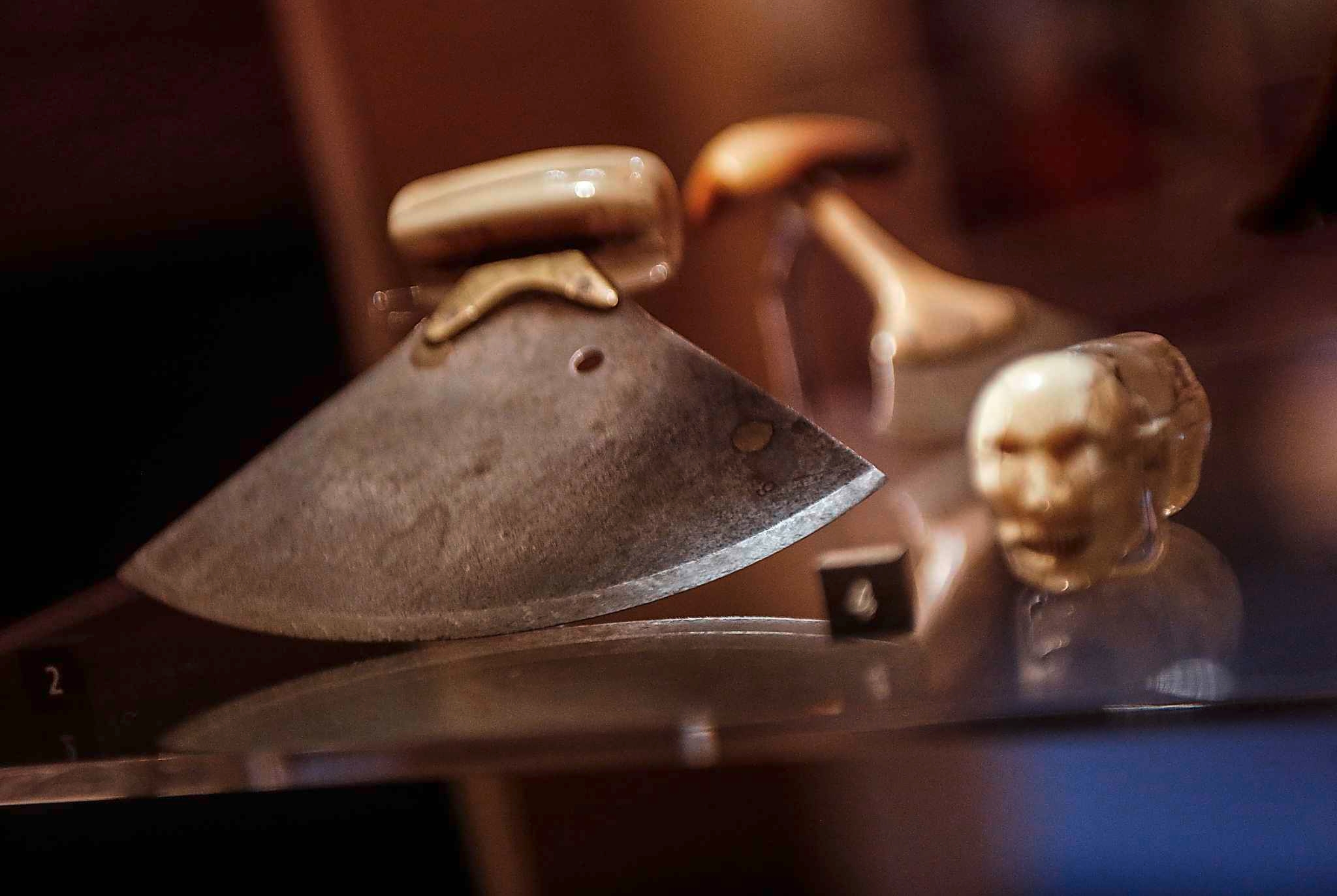 Hudson's Bay artifacts would be at home with prior Manitoba donations: archivists