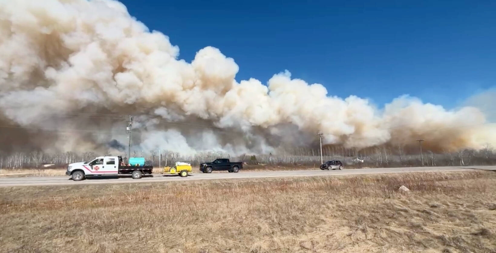 Hundreds evacuated because of Peguis wildfires