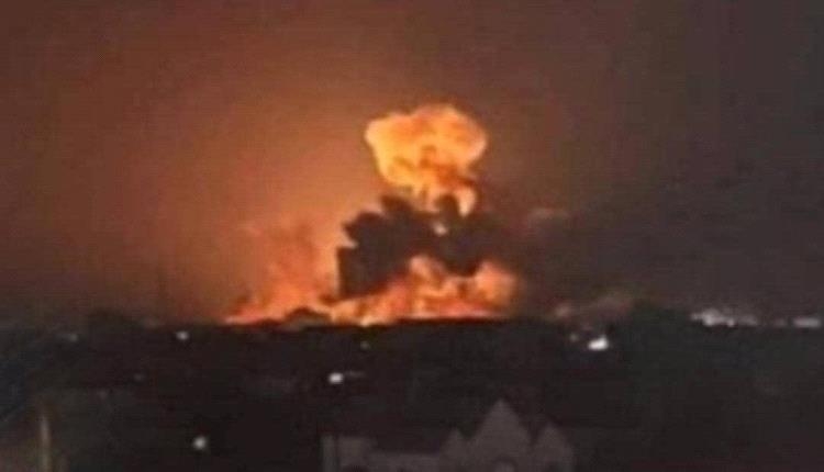 الطيران الحربي يقصف صنعاء وحجة ومأرب بغارات عنيفة