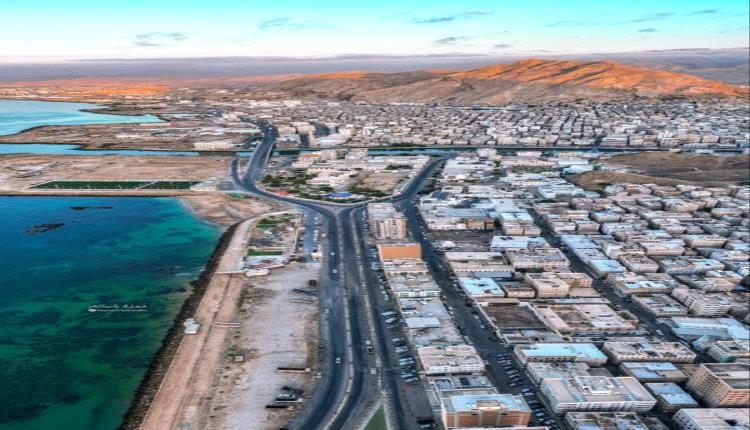 القبض على امرأة مع رجلين بحوزتهم أسلحة ومتفجرات بالمكلا