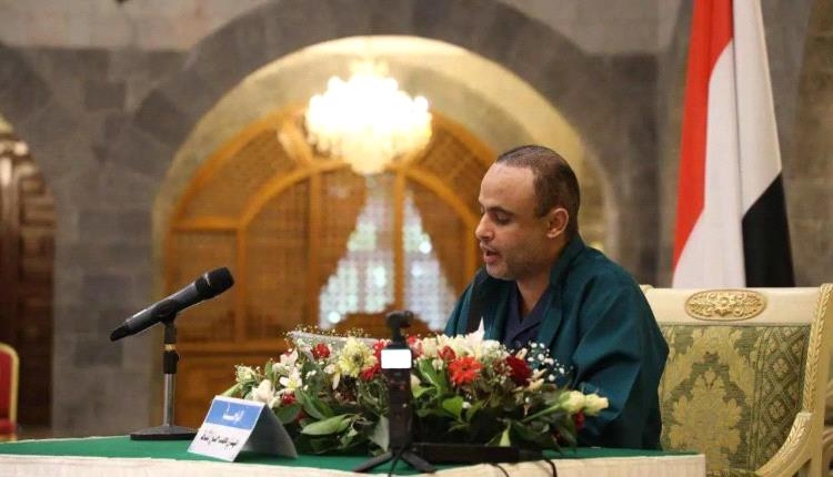 سياسي في صنعاء يسخر من ادعاء الحوثيين التفوق على أمريكا.. ويصفهم بخفة عقل