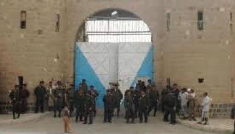 ضابط بقوات الشرعية.. أسير يُترك ينزف الألم بلا علاج في سجون صنعاء
