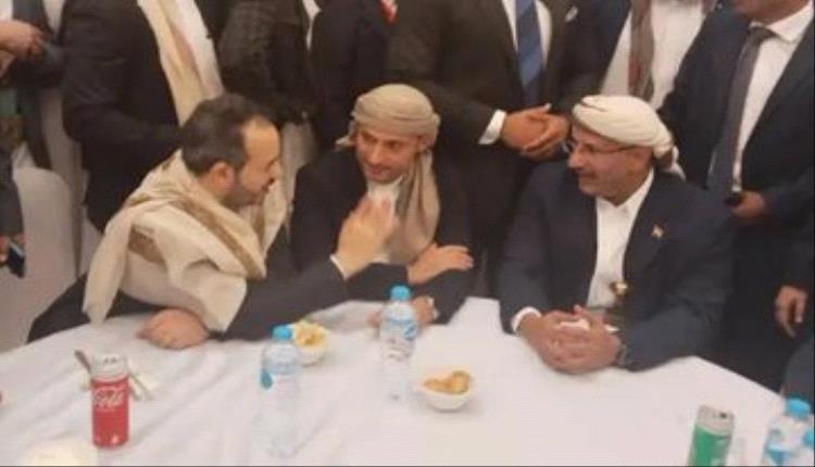 لحظة الصاعقة القاتلة.. لقاء قائد بارز من أسرة صالح مع شخصية قبلية ارعب جماعة صنعاء