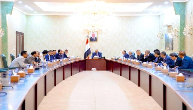 اجتماع مفصلي للجنة الإيرادات.. قرارات حاسمة لضبط السوق وتشغيل مصافي عدن وإنهاء التهرب الضريبي
