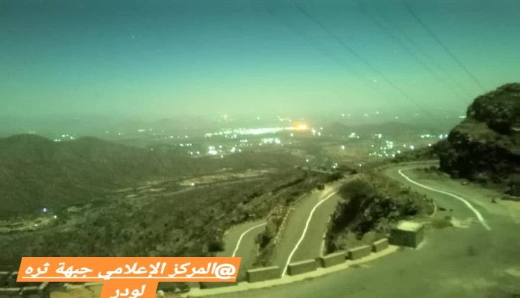 تصعيد خطير في جبهة ثره.. الحوثيون يقصفون مواقع المقاومة الجنوبية أثناء استعداد اللجان لفتح الطريق