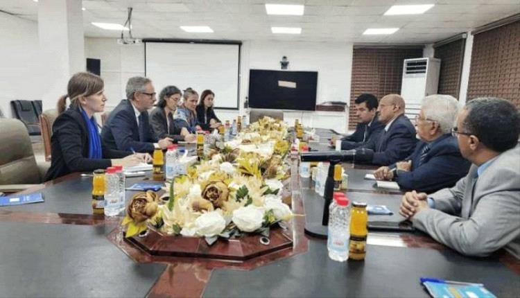 الاتحاد الأوروبي يعلن دعمه الكامل للبنك المركزي لمواجهة الانهيار الاقتصادي والتصعيد الحوثي