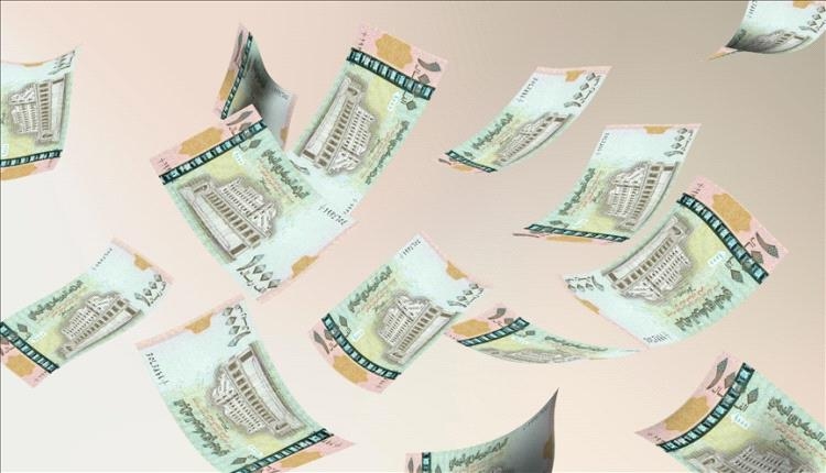 بعد قرارات البنك المركزي: الريال اليمني يفاجئ السوق بقفزة قوية الليلة ويستعيد 120 ريالًا أمام الدولار