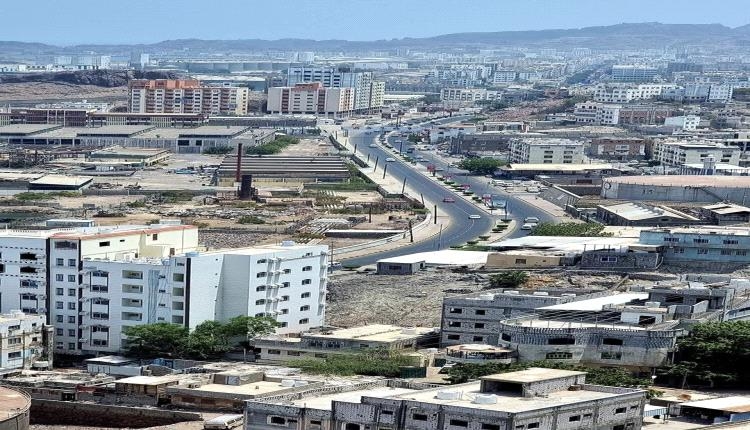 جرعة قاتلة تضرب عدن: البنزين يتجاوز 35 ألف ريال والدقيق يقفز إلى 53 ألفًا وسط انهيار جنوني للعملة