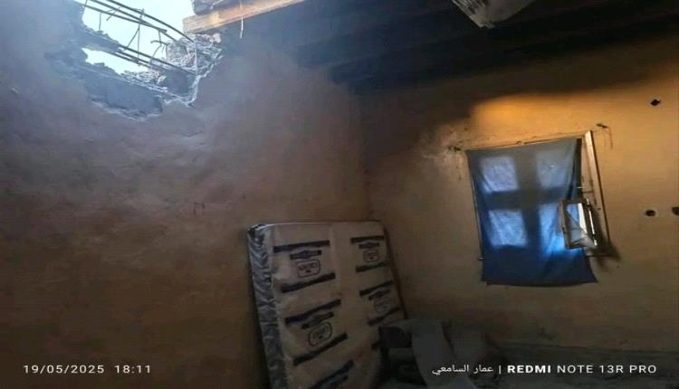 قذيفة حوثية تحطم براءة الطفولة في تعز.. طفل يُمزَّق بشظايا الموت في منزله