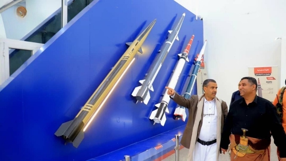 وزير الكهرباء ونائبه يزوران معرض الشهيد القائد في الحديدة