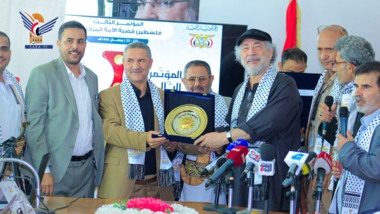 الحكومة تكرم أعضاء الوفود العربية والإسلامية والأجنبية المشاركة في مؤتمر فلسطين بصنعاء