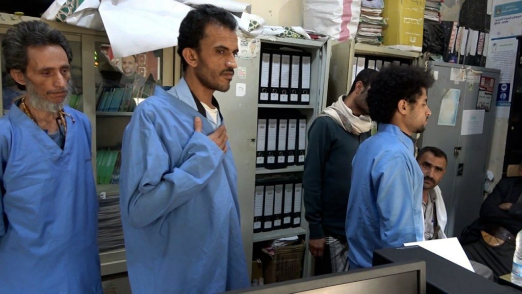 بالصور.. الإفراج عن 60 سجيناً من إصلاحية ريمة المركزية