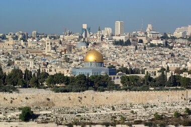 علماء المسلمين يدعون لجعل الجمعة يوم نصرة للأقصى وغضب لغزة