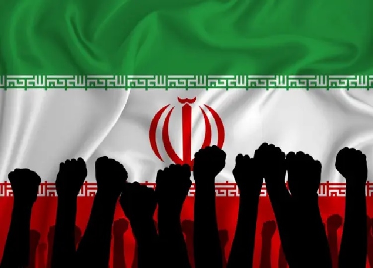 إيران تحرر الأمة من عبوديتها