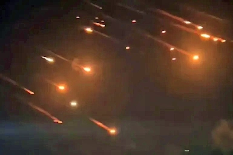 مكروا بإيران فمكر الله بهم