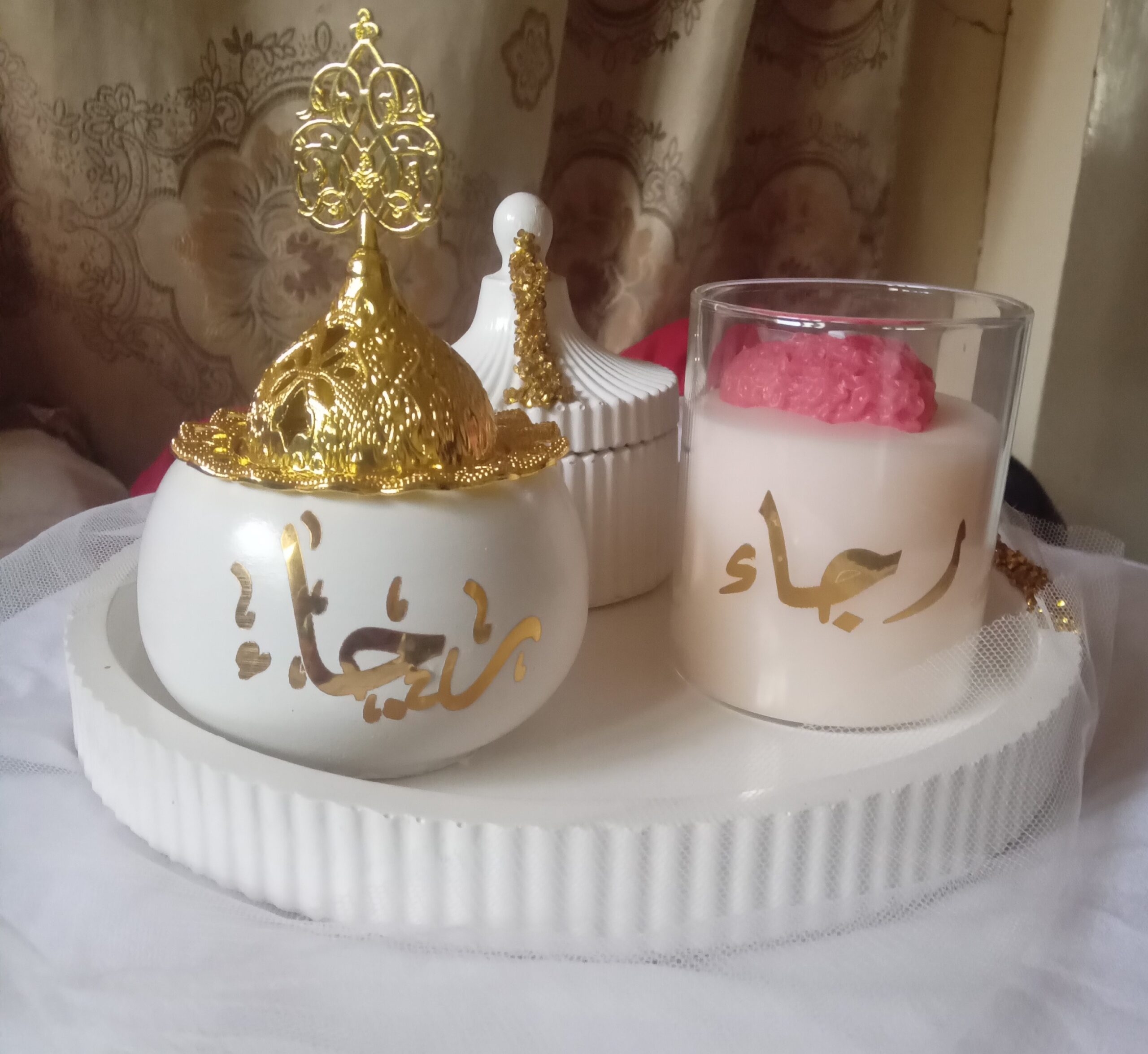 بدرية الزيادي... فنانة يمنية تحول الكونكريت إلى تحف فنية تخطف الأنظار!