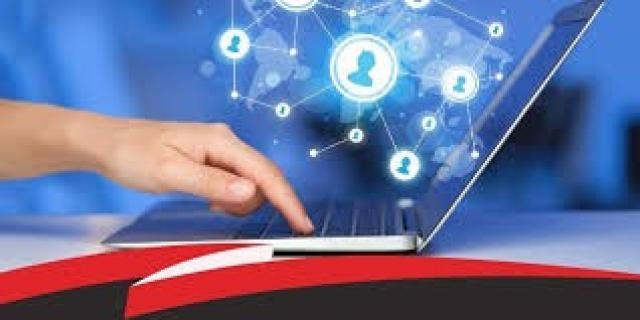 قيود جغرافية وسياسية تُفاقم معاناة سكان تعز في الحصول على خدمات الاتصالات"