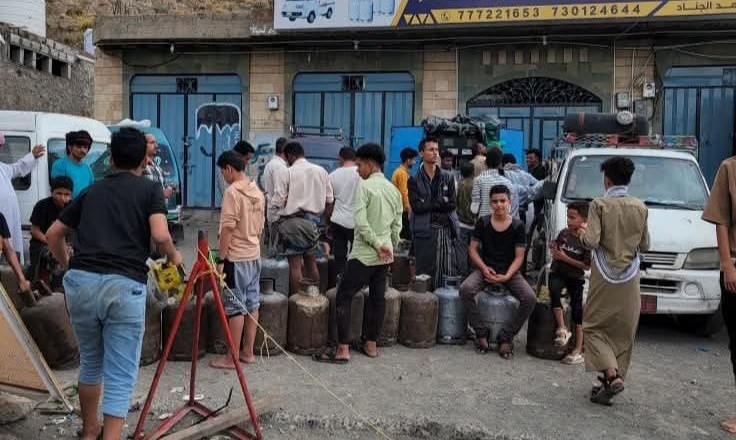 مدير شركة الغاز بتعز لـ"يمن مونيتور": انفراجة في أزمة الغاز ونتابع بقية المقطورات المحتجزة