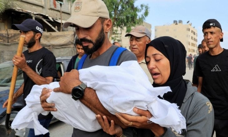 30 شهيدا فلسطينيا في قصف إسرائيلي على قطاع غزة