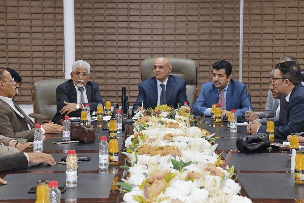 البنك المركزي اليمني يعلن بدأ عمل الفريق التنفيذي للجنة الوطنية لتنظيم وتمويل الاستيراد