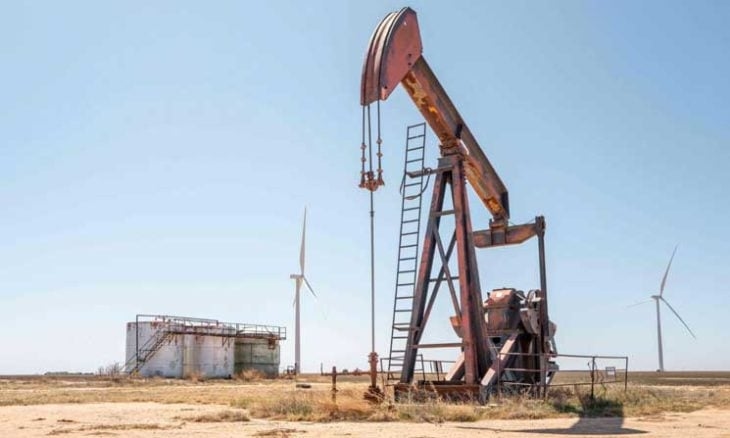 النفط يرتفع بعد اتفاق تجاري أمريكي أوروبي واحتمال تمديد تعليق الرسوم مع بكين
