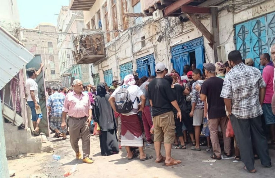 من يدير حرب الخدمات وتجويع المواطنين في عدن؟