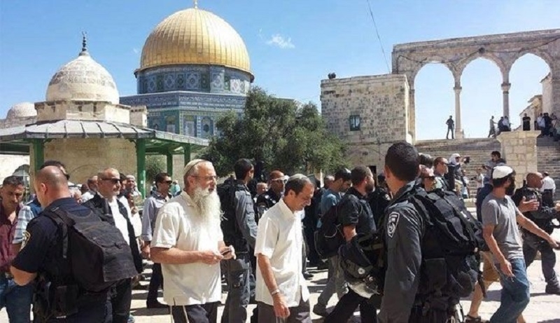 مستوطنون بقيادة المتطرف 'غليك' يدنسون الأقصى