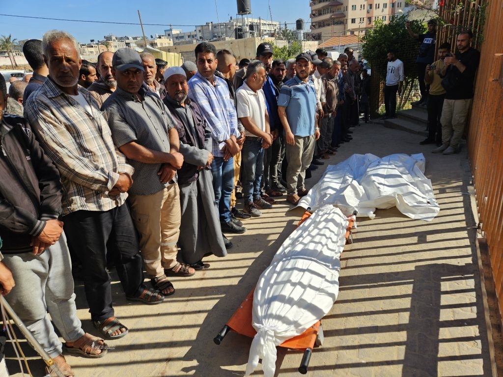 أكثر من 40 شهيداً في مجازر جُلها وسط قطاع غزة