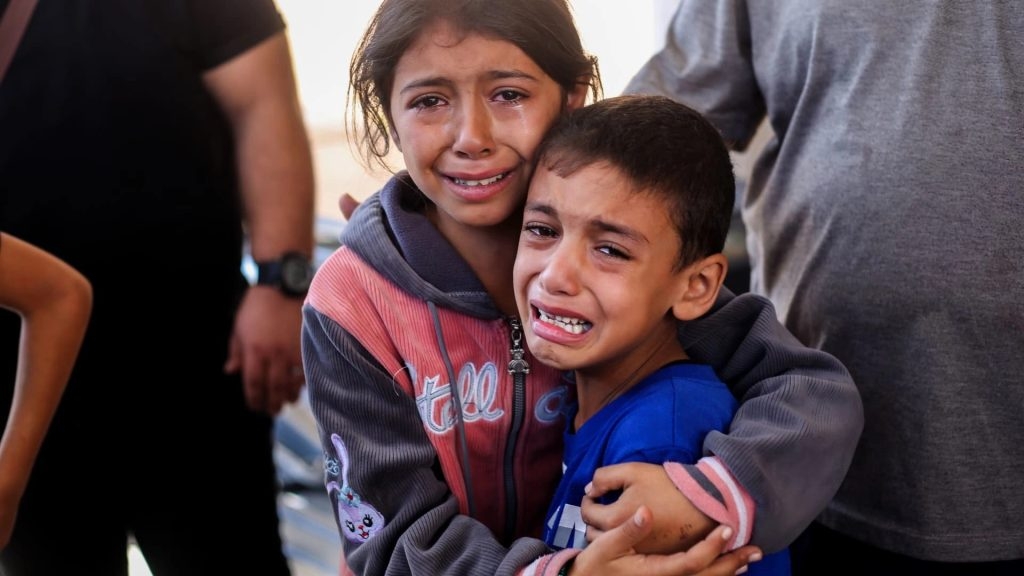 أكثر من 40 ألف طفل دون عوائل في غزة يعيشون آلآم اليتم والجوع