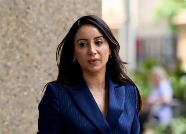 القضاء الأسترالي ينصف مذيعة طُردت من عملها لدعمها فلسطين