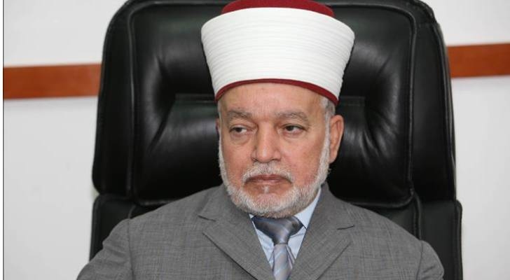 الاحتلال يواصل أبعاد مفتي القدس عن الأقصى بسبب خطبته عن غزة