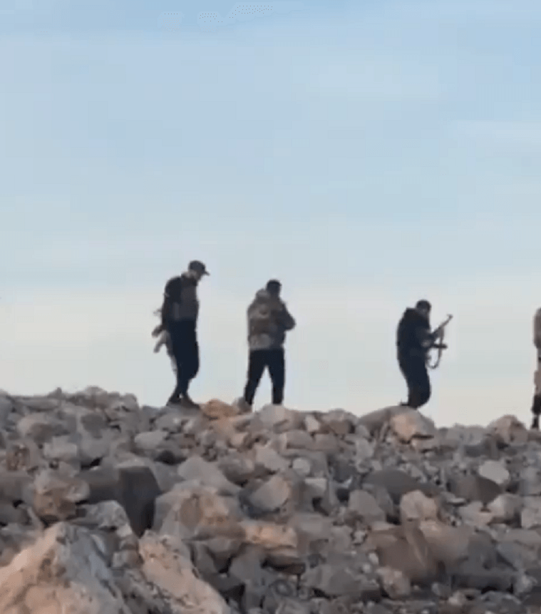 تقارير عبرية: سوريا تنقل آلاف المسلحين الأجانب إلى مشارف البقاع اللبناني لاستهداف حزب الله