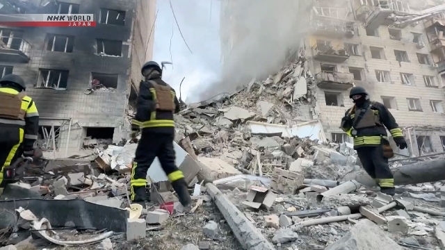 Kyiv: Russian attacks kill 10, injure over 100
