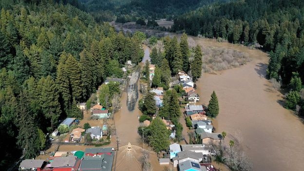 The pilots chasing 'sky rivers' and cyclones from Japan to the US