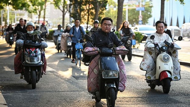How electric scooters are driving China's salt battery push