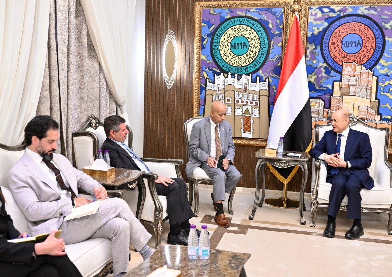 سفارة أمريكا: السفير فاجن والرئيس العليمي ناقشا الحملة الأمريكية ضد الحوثيين