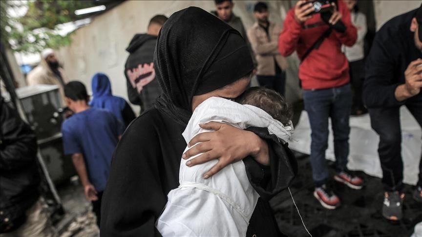 41 شهيد في قصف للاحتلال استهدف خيام عزاء ومراكز توزيع مساعدات