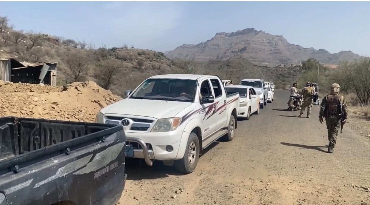 سكان: الحوثيون منعوا دخول الغاز المنزلي من مناطق الحكومة في الضالع