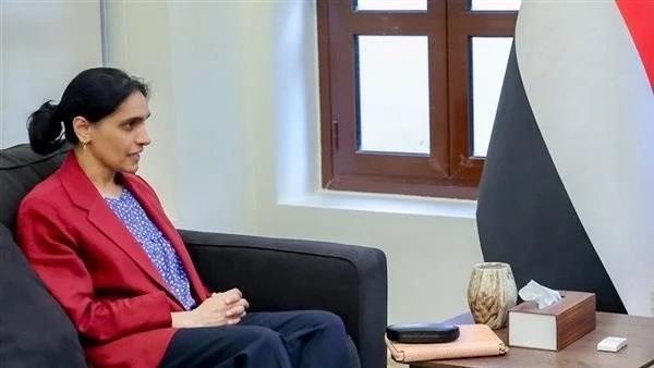 سفيرة بريطانيا تقول إن هجوم الحوثيين على 'ماجيك' يهدد عبور المساعدات إلى اليمن