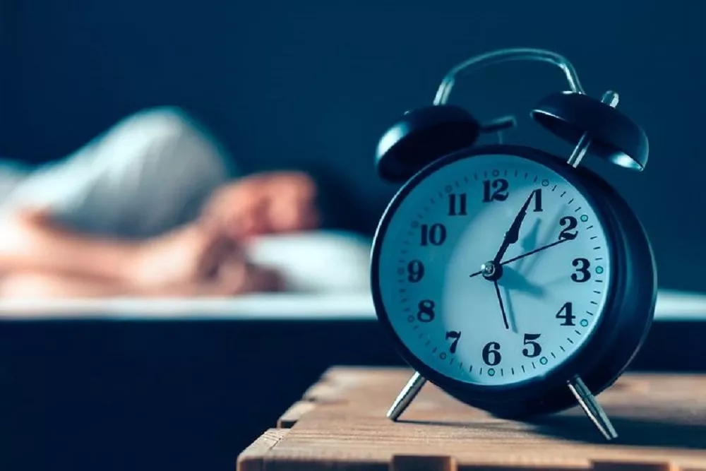 النساء أم الرجال.. أيهما ينام ساعات أطول؟