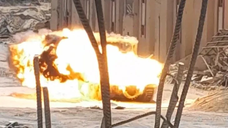 يوم دام في غزة يخلف 61 شهيدا والمقاومة تستهدف ناقلة جند في خان يونس