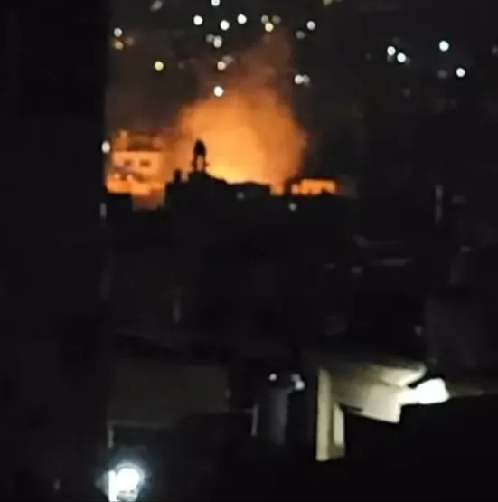 انفجار مخزن ذخيرة في تعز يسفر عن حريق هائل وخسائر مالية فادحة