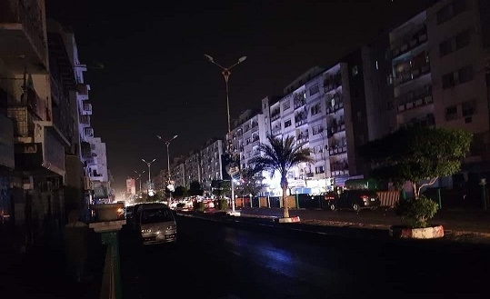 الكهرباء الحكومية على المحك.. الإعلان عن خصخصة كهرباء عدن يواجه انتقاذات واسعة