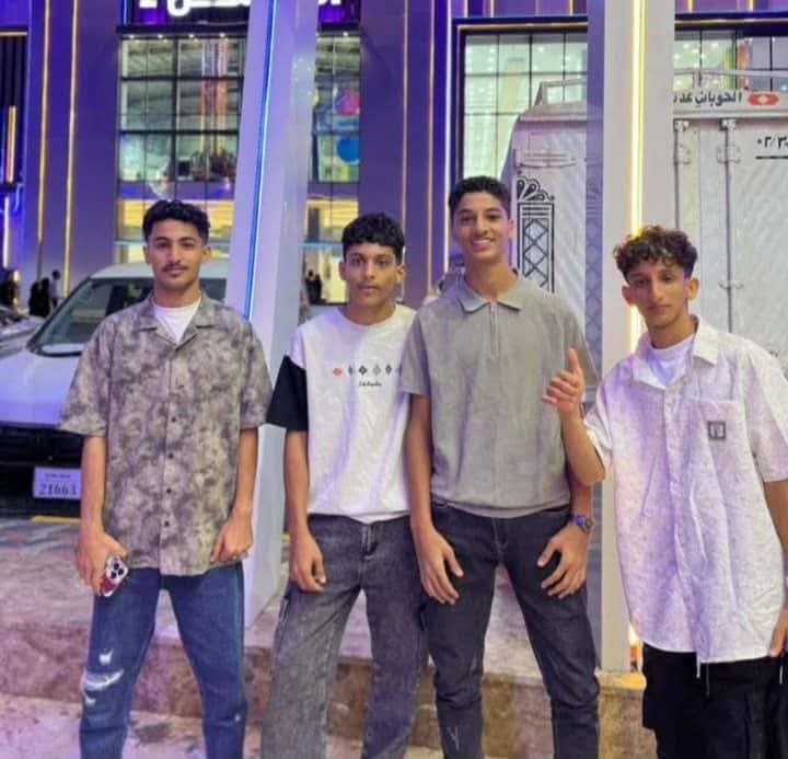 الكشف عن سبب وفاة أربعة شبّان داخل "باص" في عدن