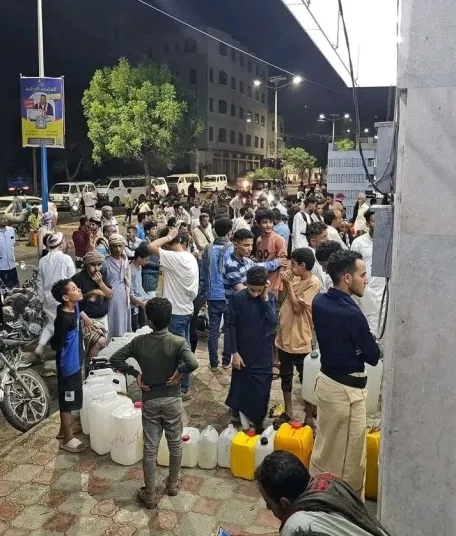 تعز.. الكشف عن بيع ماء مغشوش وبأسعار مرتفعة وسط غياب الرقابة الرسمية