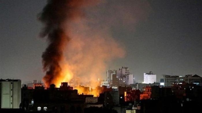 الحوثيون يصدرون توجيهات عاجلة لقياداتها بمغادرة منازلهم فورا