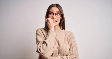 4 أبراج ما بتعرفش تفرح بسبب التفكير الزائد..