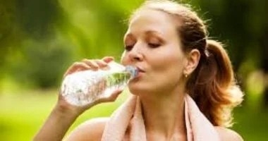 ما الذى يسببه عدم شرب كمية كافية من الماء لجسمك؟