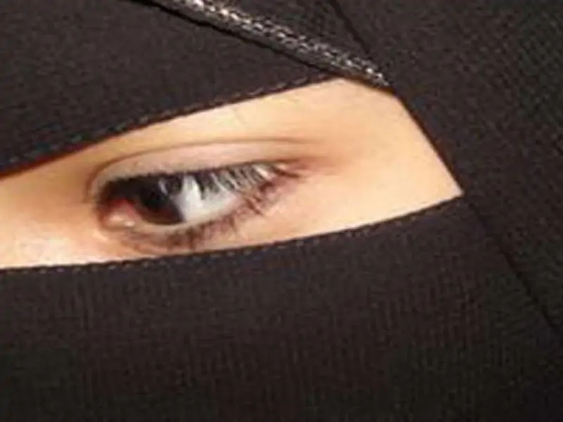 قصة فتاة سعودية رفضت الزواج براً لوالدتها المريضة وبعد مرور 50 عاماً اكشف المفاجأة الصادمة